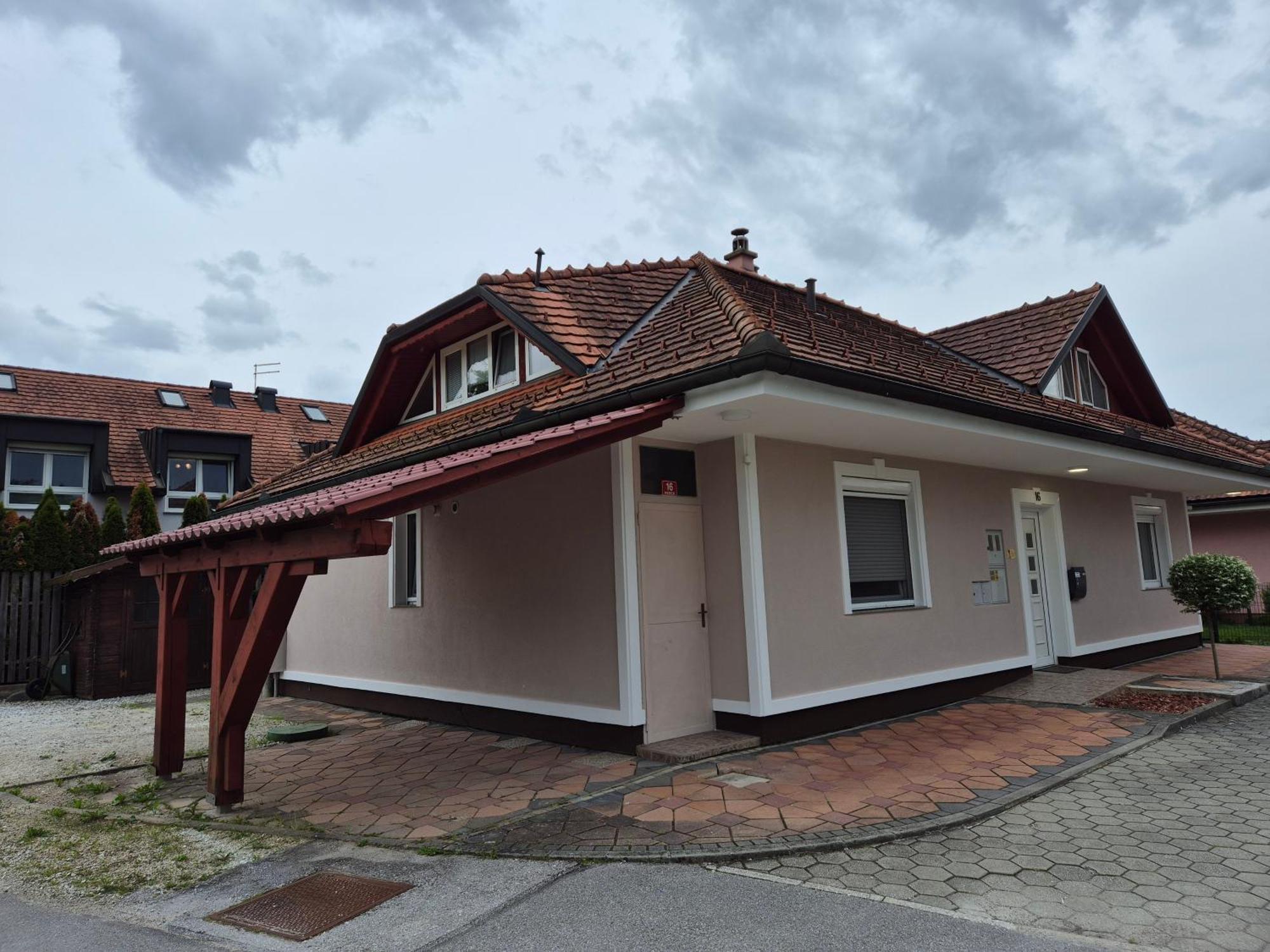Oddih V Mirnem In Zelenem Okolju Apartment Skofljica Exterior photo