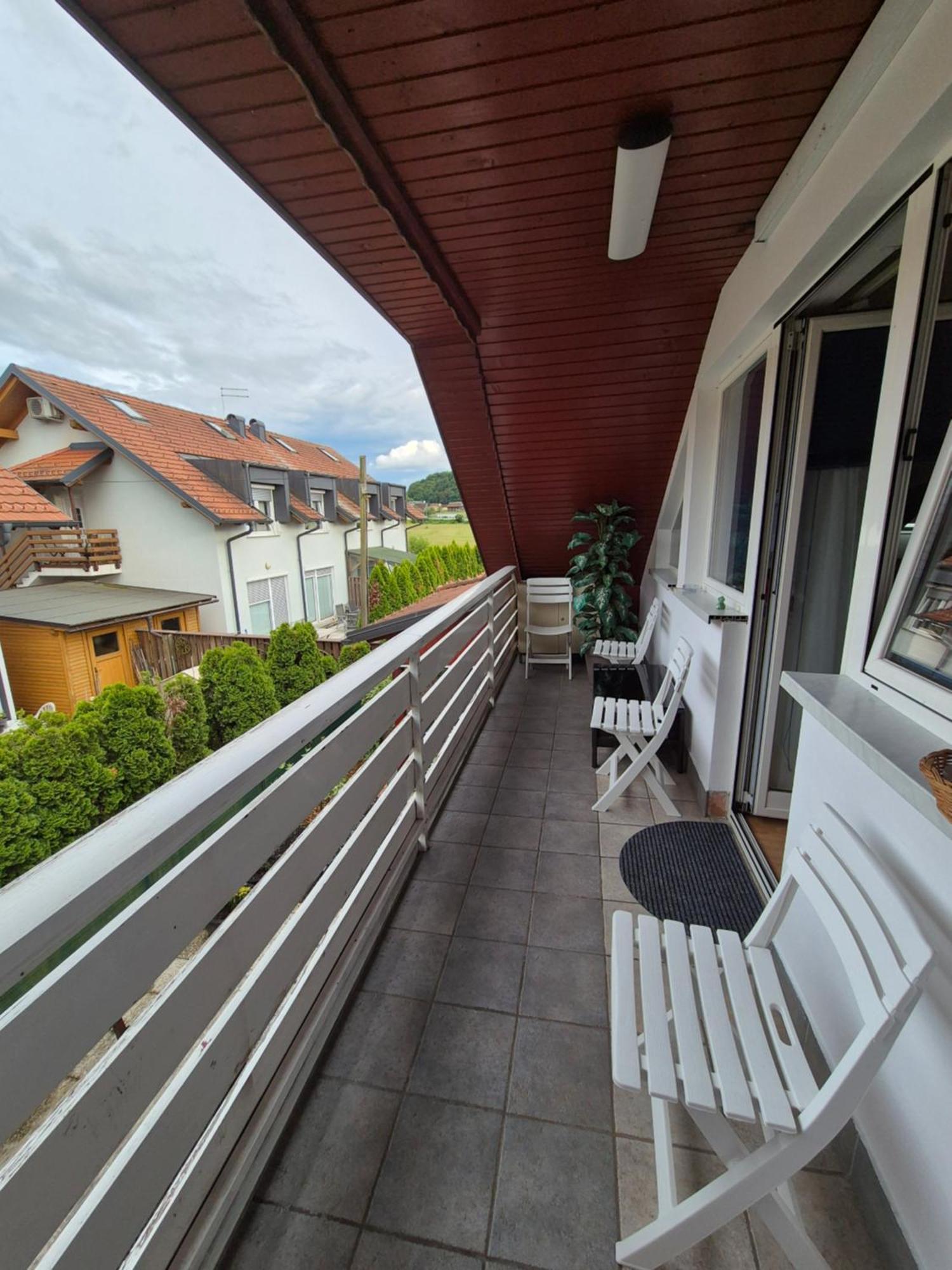 Oddih V Mirnem In Zelenem Okolju Apartment Skofljica Exterior photo